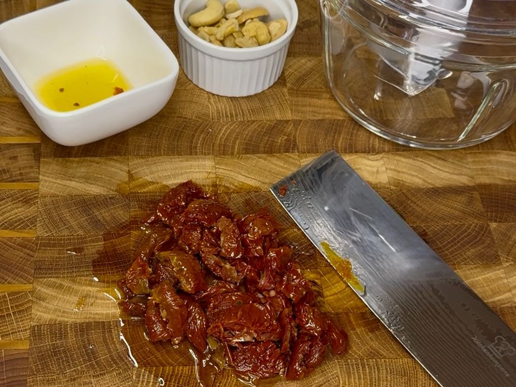 Sušeni paradajz iz ulja za pripremu Pesto Rosso.