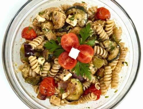 Obrok salata sa pastom, piletinom i grilovanim povrćem – Recept