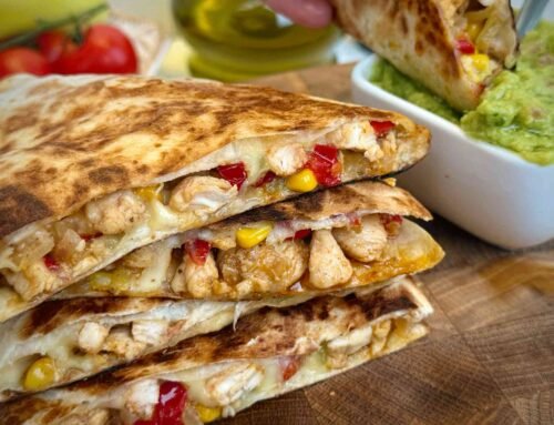 Sočne kesadilje sa piletinom – Najhrskavije zapečene tortilje