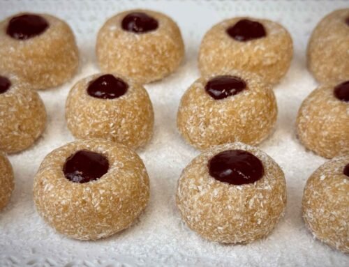 Posna kokos gnijezda sa jagodama– Jeftini slavski kolači