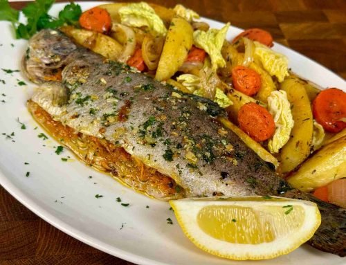 Pastrmka iz rerne – marinirana i punjena povrćem