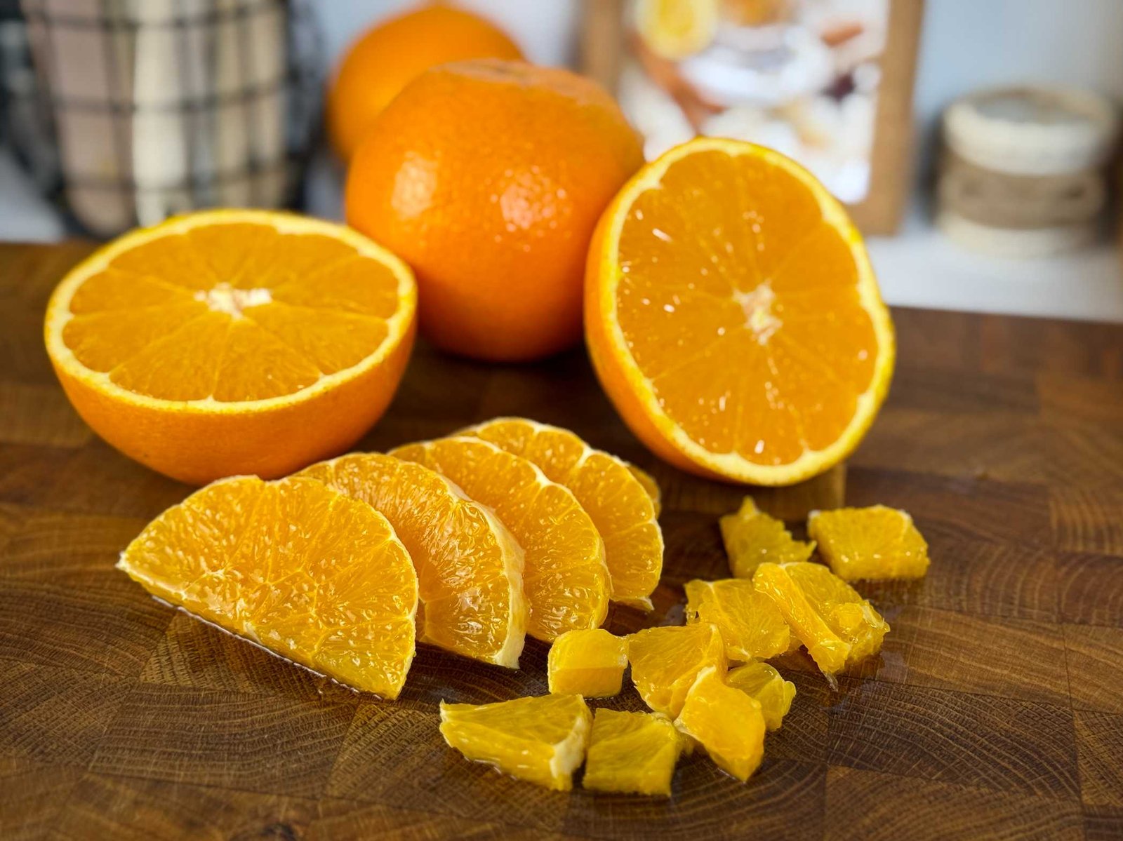 Isjeckane narandže za Jaffa desert u čaši