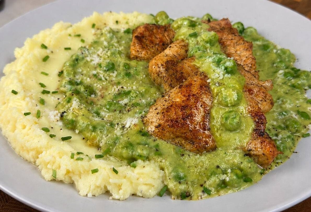 Ćureća prsa u kremastom sosu od graška i parmezana