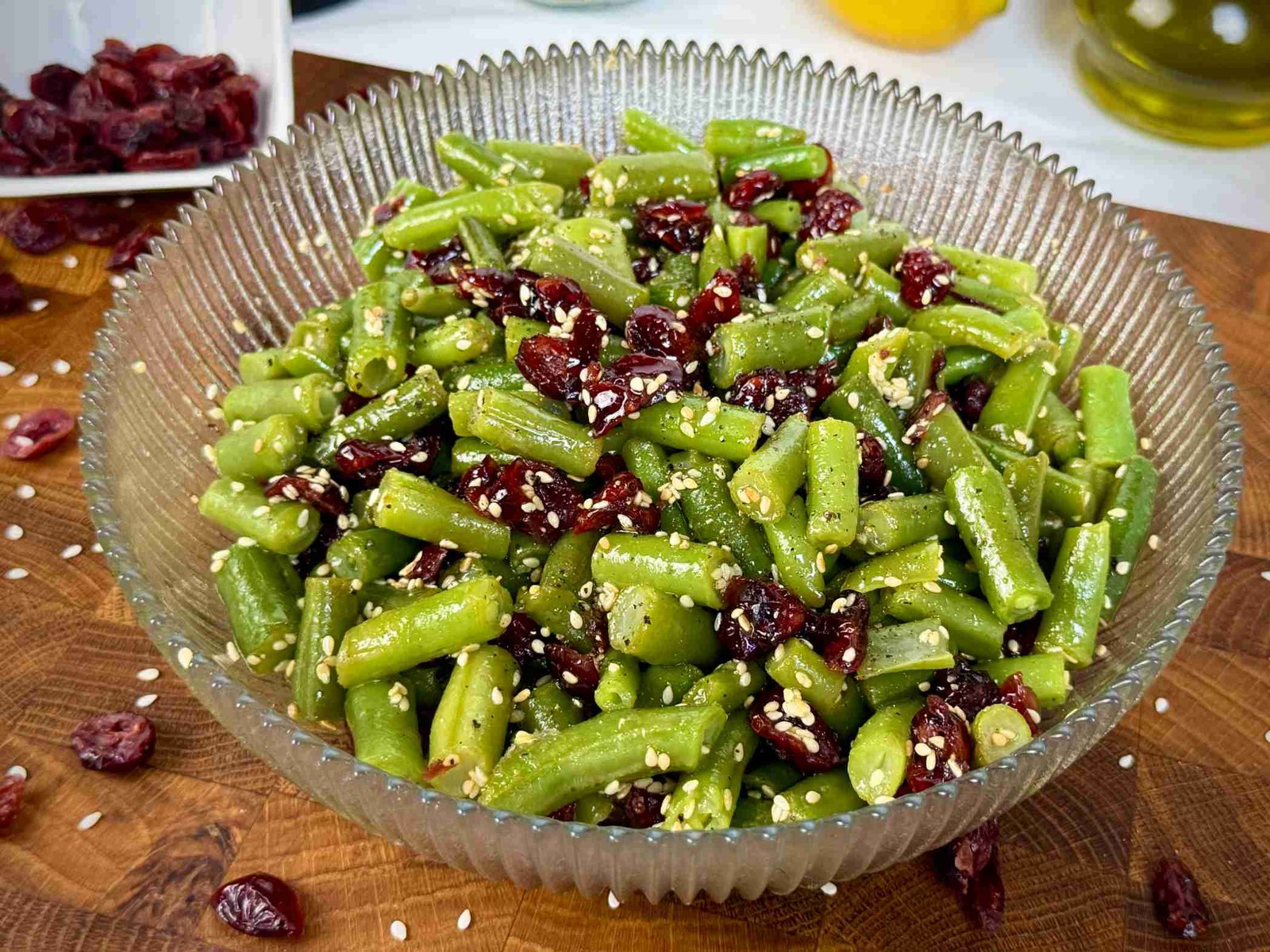 Salata od mahuna sa suhim brusnicama