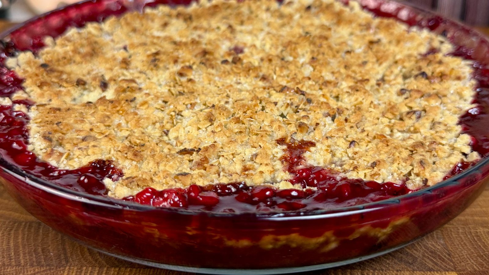 crumble-sa-sljivama Crumble sa šljivama, narandžom i cimetom