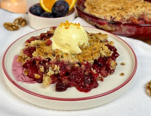 Crumble sa šljivama, narandžom i cimetom